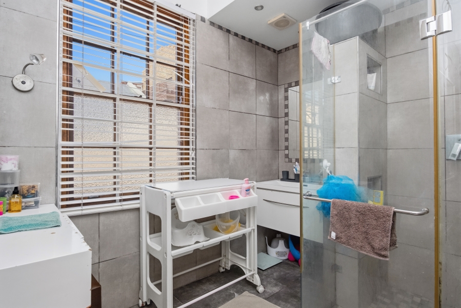 8 Bedroom Property for Sale in Walmer Estate Western Cape